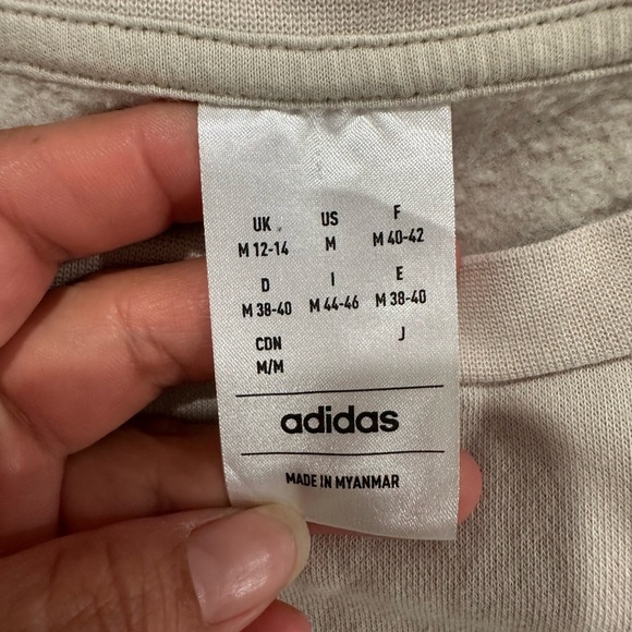Adidas women's cropped sweatshirt, size M,cream color, relaxed style - Picture 6 of 6
